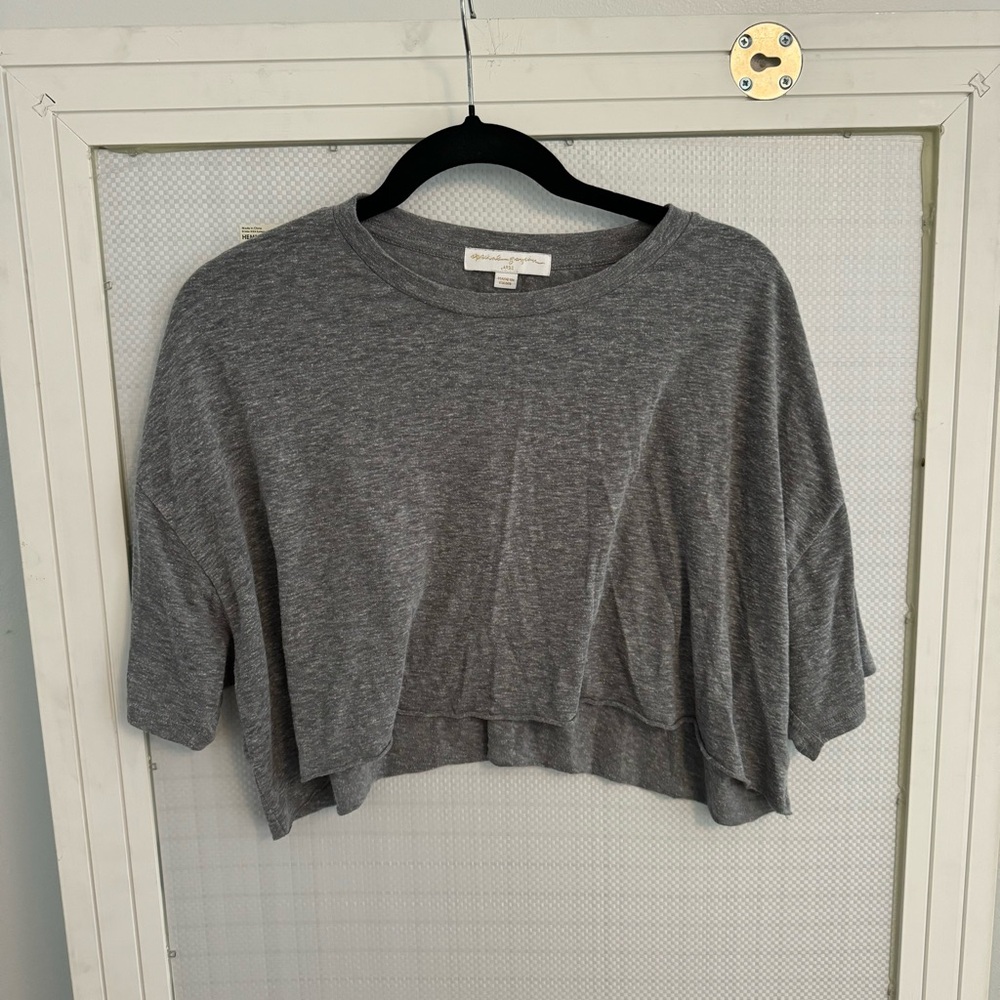 Spiritual Gangster Boxy Cropped Workout Tee